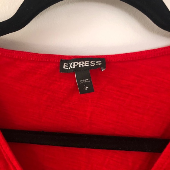 Express V-neck - Picture 2 of 2
